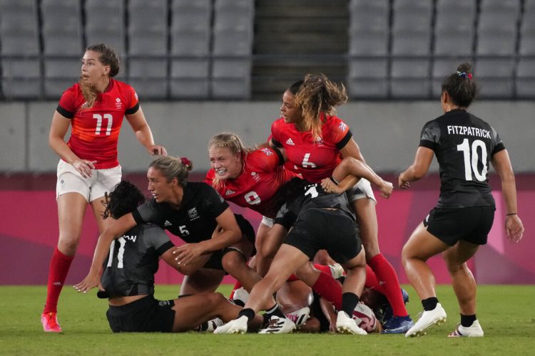 Fiji upsets Canada, Black Ferns fend off Brits in women's 7s